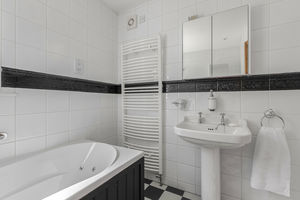 Photo 32- click for photo gallery